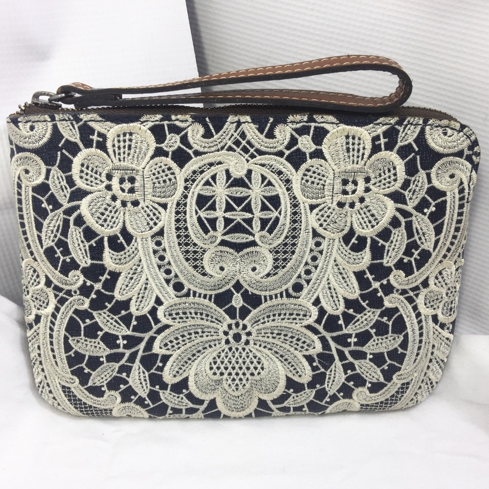 Patricia Nash Cassini Wristlet. Ivory/Denim Blue.
